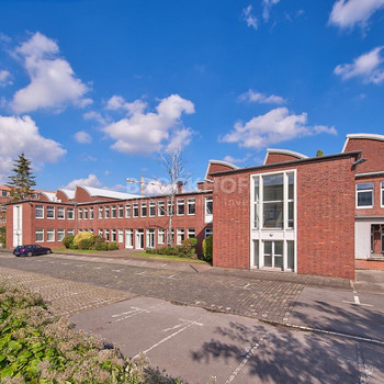Weststadt | ca. 1.165 m² Lager- / Bürokombination | 1.689 - 3.379 m² Bürofläche | ab 4,50 EUR