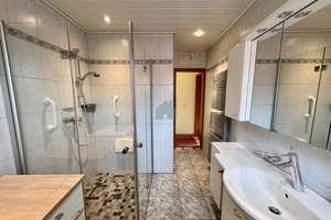 Gepflegter Bungalow mit sonnigem Garten und vielseitigem Raumangebot in Moers! – Die vollständige Adresse der Immobilie erhältst du vom Anbieter., 47443 Hochstraß, Moers – Vorschaubild 5