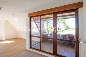 Großzügige 4-Zimmer-Dachgeschosswohnung mit Loggia und Blick ins Grüne