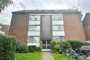 Helle 3 ZKDB, Balkon in gepfelgtem Haus, Bad mit großen Fenster – Potsdamer Str. 13, 47800 Bockum, Krefeld – Vorschaubild 9