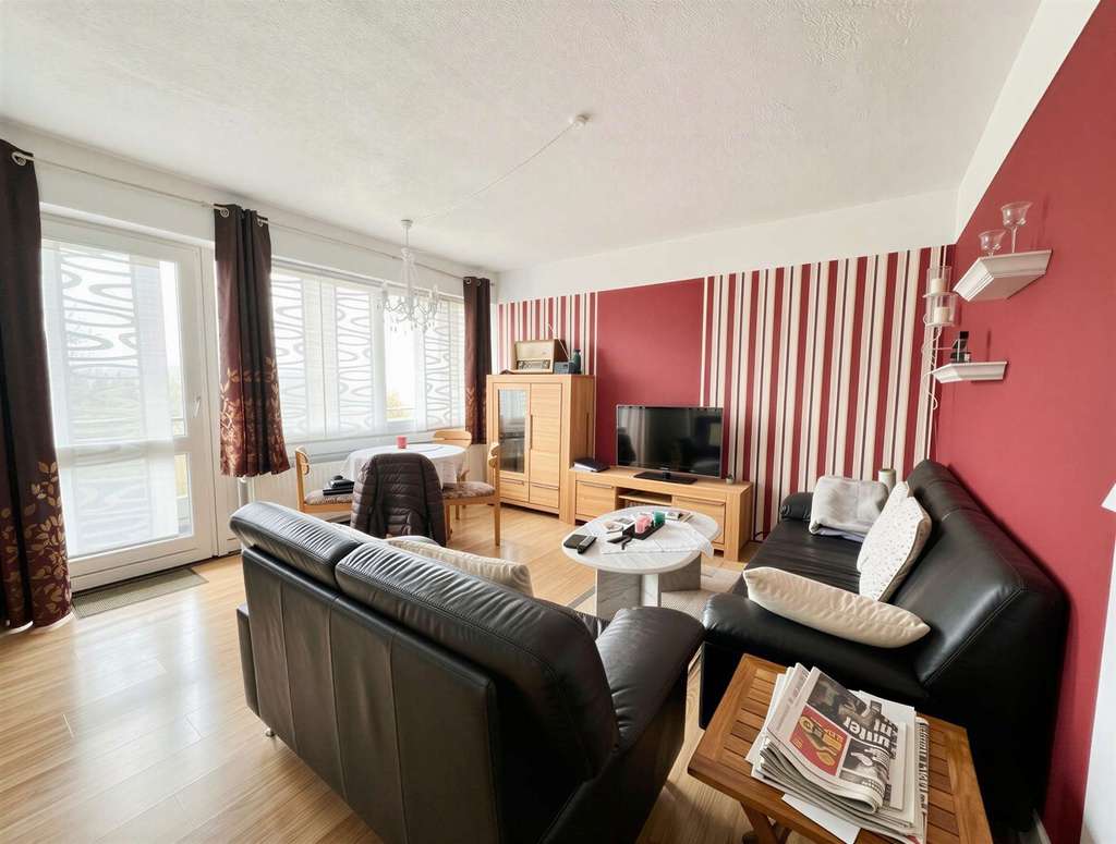 Immobilie in Bad Rodach - Wohnen wo andere Urlaub machen: Attraktive 2-Zi.-Wohnung mit Balkon und Stellplatz in Bad Rodach - Bild 0