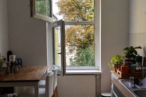 Lichtdurchflutete 1-Zi-Wohnung in Kreuzkölln ab 01.11.26 NACHMIETER | MÖBELÜBERNAHME ERFORDERLICH – Die vollständige Adresse der Immobilie erhältst du vom Anbieter., 12047 Neukölln (Ortsteil), Berlin – Vorschaubild 3