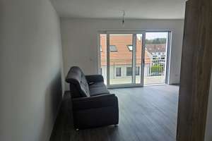 ​Neubau-Komfort (Bj. 2022): Barrierefreie 66 m² Seniorenwohnung (ab 58 J.) mit EBK,  – Nürnberg Straße 43, 91154 Roth – Vorschaubild 9