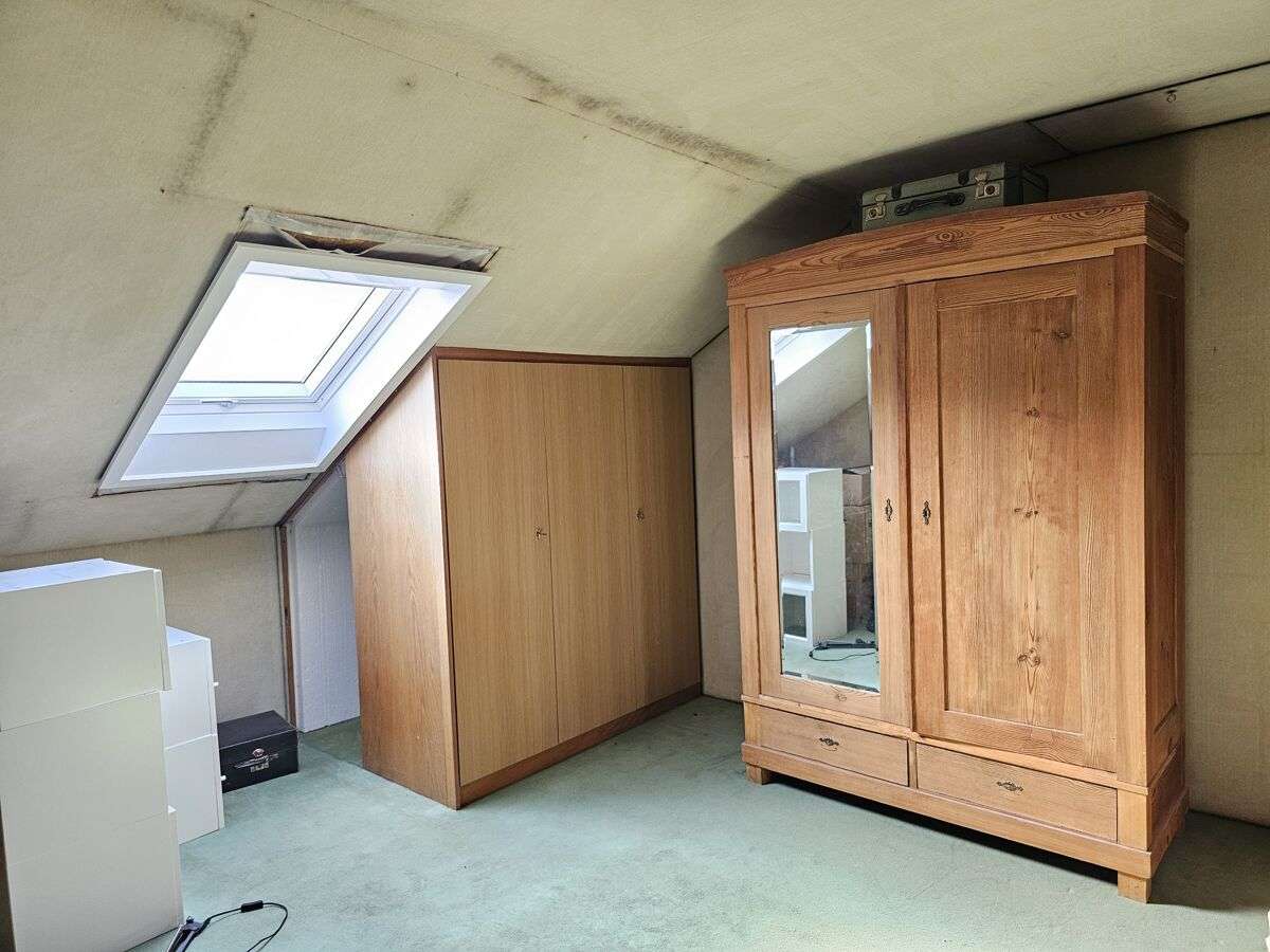 Immobilie in Kämpfelbach - **Kämpfelbach-Ersingen, modernisiertes 1-2 Familien-Haus mit Ausbaupotential, Garten u. 3 Garagen** - Bild 11