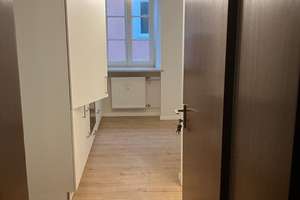 Gemütliche und zentral gelegene 1,5-Zimmer-Wohnung in Arnstorf – Oberer Markt 6, 94424 Arnstorf – Vorschaubild 2