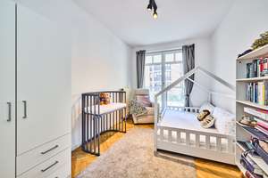 Alsterblick in Eppendorf – Stilvolle 3,5 Zimmer-Wohnung mit Fischgrätparkett, Aufzug & optionalem TG – Die vollständige Adresse der Immobilie erhältst du vom Anbieter., 20251 Eppendorf, Hamburg – Vorschaubild 9