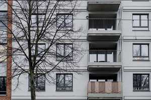 MODERNES TOWNHOUSE AUF 3 ETAGEN MIT 4 ZIMMERN, 2 BÄDERN & STYLISCHER WOHNKÜCHE – Konrad-Wolf-Straße 90a, 13055 Berlin – Vorschaubild 2