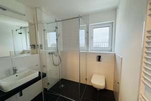 Modernes möbliertes Studio-Apartment mit Balkon!!!! – Glienicker Weg 136, 12489 Adlershof, Berlin – Vorschaubild 2