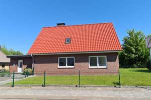 *RESERVIERT* Großzügiges Einfamilienhaus in Zetel - Neuenburg – Die vollständige Adresse der Immobilie erhältst du vom Anbieter., 26340 Zetel – Vorschaubild 3