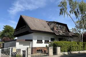 Ihr neues Zuhause: Wohnhaus mit viel Raum und Potenzial in Toplage von Berlin-Lichtenrade