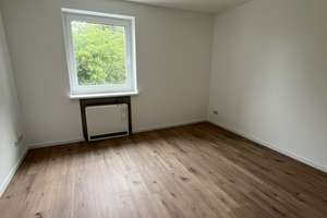 Sanierte 4-Zimmer Wohnung mit Aufzug und Balkon – Pillnitzer Weg 11, 13593 Staaken, Berlin – Vorschaubild 5