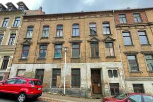 Mehrfamilienhaus mit guter Bausubstanz und viel Potential wartet auf Sanierung zentrumsnah in Plauen – Plauen – Vorschaubild 1