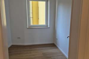 Nähe Luitpoldhain!! Helle 3,5-Zimmer Wohnung mit Balkon im 2. OG in Nürnberg Bleiweiß – Holzgartenstr. 49, 90461 Glockenhof, Nürnberg – Vorschaubild 4