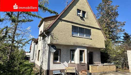 Bild von Sanierungsbedürftiges 2-Familienhaus mit Garage und schönem Grundstück