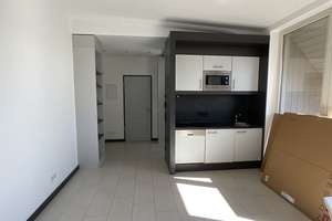 Über den Dächern Leipzigs: Möblierte 2-Raum-Wohnung mit sonniger Loggia & EBK – Paul-List-Straße 24, 4103 Zentrum-Südost, Leipzig – Vorschaubild 2