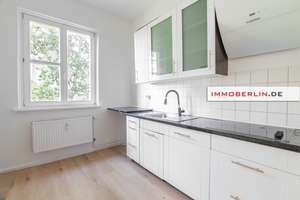 IMMOBERLIN.DE - Frisch Renoviert! Helle 2-Zimmer-Wohnung mit Sonnenbalkon nahe Warschauer Straße – Die vollständige Adresse der Immobilie erhältst du vom Anbieter., 10243 Friedrichshain, Berlin – Vorschaubild 4