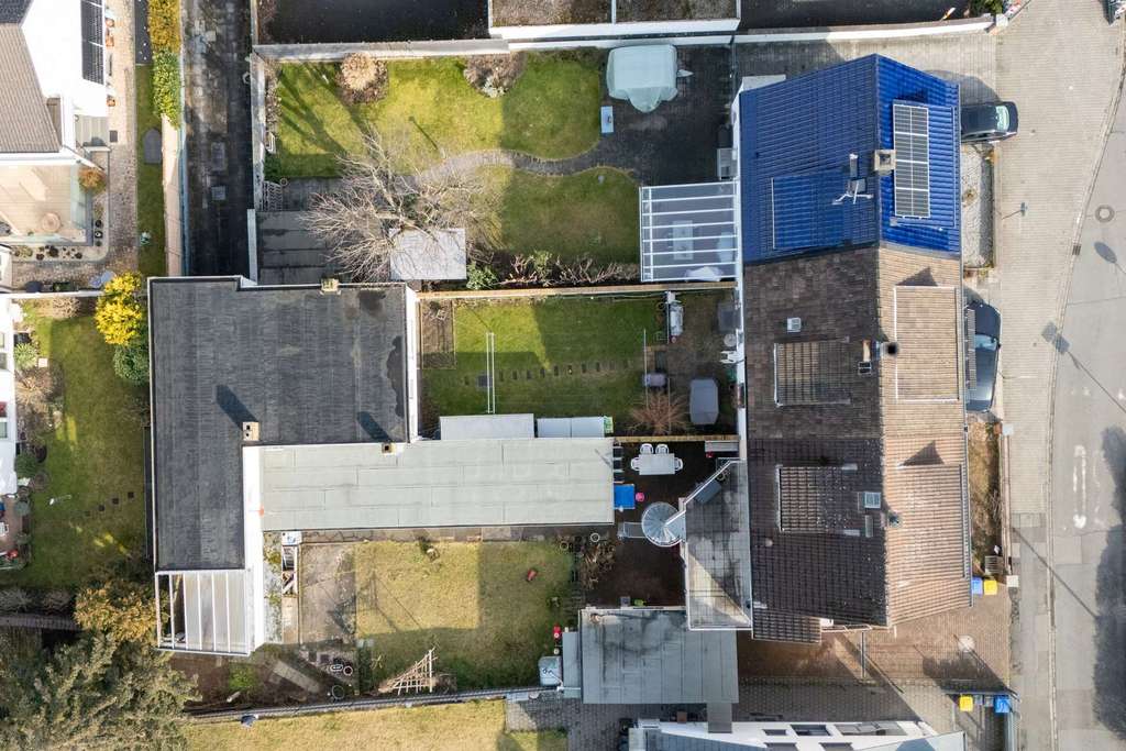 Immobilie in Nauheim - Familienfreundliches Reiheneckhaus mit großem Sonnengarten und Nebengebäude - Bild 3