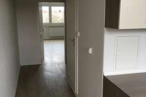 Top renovierte Wohnung mit Einbauküche. – Annaberger Str. 36, 9111 Zentrum, Chemnitz – Vorschaubild 2