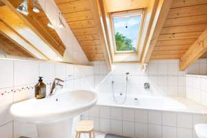 Exklusive Villa nahe Wörthsee | Wintergarten, Kamin, großer Garten | Ideal für Mehrgenerationen – Die vollständige Adresse der Immobilie erhältst du vom Anbieter., 82266 Inning am Ammersee – Vorschaubild 17