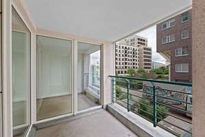 Bezugsfreie 2-Zimmerwohnung mit Loggia an der Spree – Dovestraße 13, 10587 Charlottenburg, Berlin – Vorschaubild 4