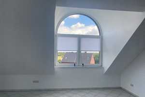 Gepflegte Wohnung mit dreieinhalb Zimmern und Balkon - wundeschöne Aussicht