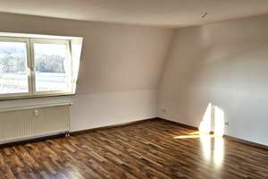 Kuschelnest unterm Dach! Single-Whg. Schöne Wohnlage im Dresdner Stadtteil Laubegast. – Am Mitteltännicht 10, 1279 Laubegast, Dresden – Vorschaubild 2