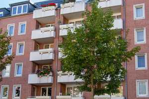 Wohnung mit Parkett und Balkon - großer grüner Innenhof - Einbauküche möglich – Further Straße 16, 9113 Chemnitz – Vorschaubild 3