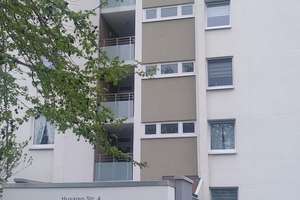 Sehr geplegte dreizimmer Wohnung in der vierten Etage 
