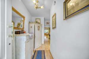 Attraktives Reihenmittelhaus in München-Aubing – Ihr neues Zuhause mit Wintergarten & Raumwunder – Die vollständige Adresse der Immobilie erhältst du vom Anbieter., 81249 Aubing-Süd, München – Vorschaubild 3