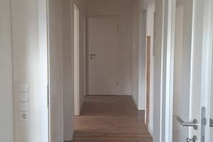 4,5 Zimmer in Heilbronn-Süd für Kleinfamilie/Paar – Hohenstaufenstraße 19, 74074 Heilbronn, Heilbronn – Vorschaubild 4