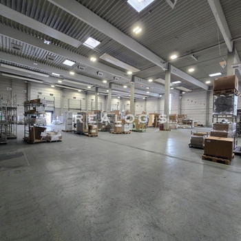 Im Alleinauftrag: Lager- / Logistikflächen - flexibel teilbar - 12x Rampe