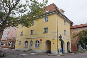 Gepflegte und helle 4 Zimmer-Altstadtwohnung mit Garage