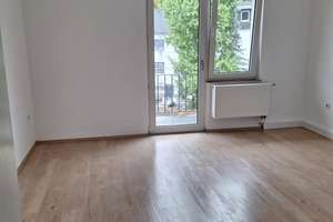 Top sanierte 2 Zi- Wohnung mit Balkon 