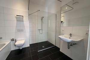 Frei ab 1.10.26  Balkon / Wanne + Dusche / offene Küche u.v.m. – Carl-von-Ossietzky-Str. 18, 9126 Lutherviertel, Chemnitz – Vorschaubild 3