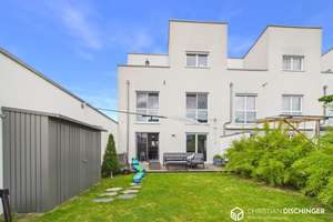 Modernes Stadthaus mit Dachterrasse, PV-Anlage & familienfreundlichem Grundriss – Die vollständige Adresse der Immobilie erhältst du vom Anbieter., 93055 Burgweinting-Harting, Regensburg – Vorschaubild 2