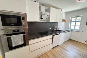 Wohnen am Markt – Schicke 3-Raum-Wohnung mit Balkon