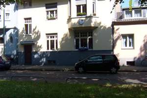 Helle Maisonettewohnung mit Balkon ins Grüne