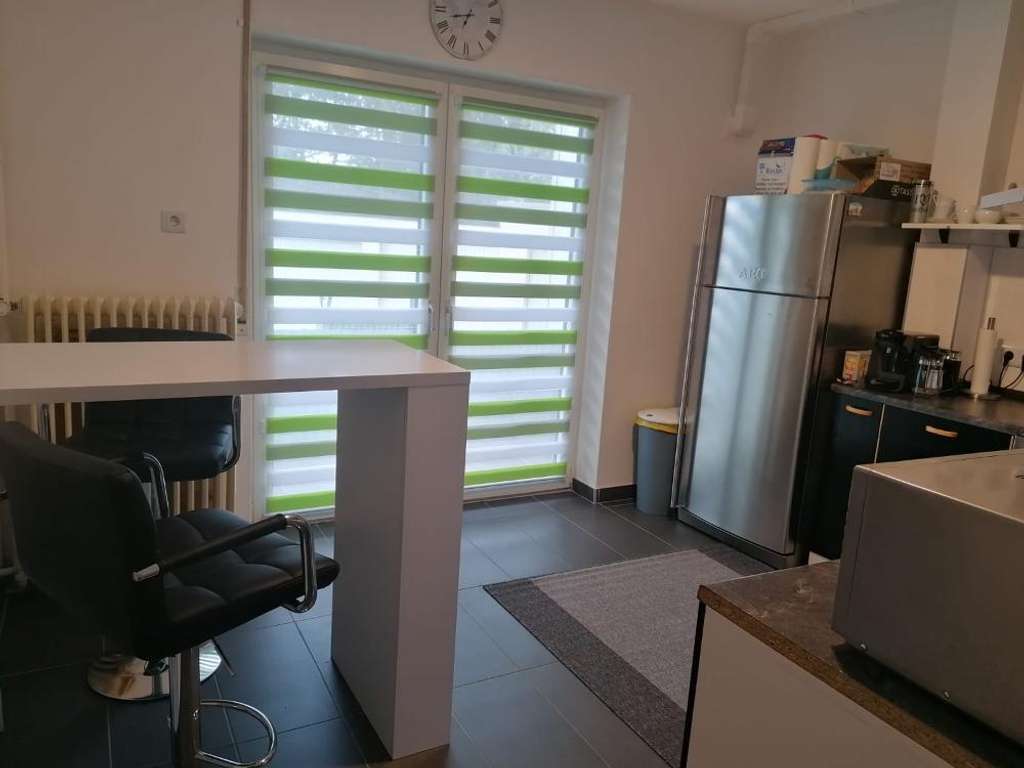 Immobilie in Pirmasens - +++ Stadtzentrum: Modernisierte Erdgeschosswohnung mit Balkon, 3 Zimmer, Küche und Bad +++ - Bild 1