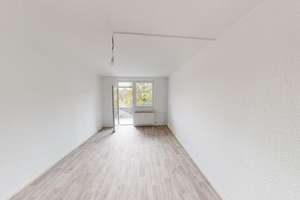 Hier laden helle Räume zum Wohlfühlwohnen ein – C.-v.-Ossietzky-Str. 169, 9127 Gablenz, Chemnitz – Vorschaubild 1