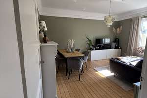 Stilvoll sanierte 3-Zimmer-Altbauwohnung mit Loggia im Herzen von Köln-Klettenberg – Ölbergstraße 10, 50939 Klettenberg, Köln – Vorschaubild 2