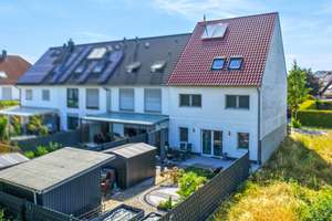 Neuwertiges Raumwunder, Bj. 2015Energie B mit Garten, KfW-70-Effizienzhaus