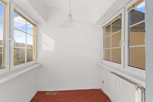 Bezugsfrei & lichtdurchflutet: Charmante 2-Zimmer-Etagenwohnung mit Wintergarten – Tangermünder Weg 5, 13583 Falkenhagener Feld, Berlin – Vorschaubild 4