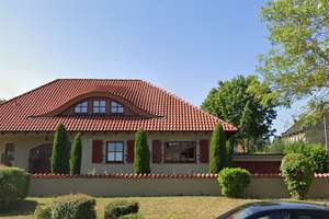Viel Raum für Ideen: Traumhaftes Familienhaus mit Garten und Sauna – Bauplatz und Gewerbe möglich – Schmittpforte 3, 55437 Ober-Hilbersheim – Vorschaubild 1