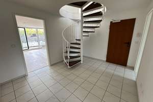 Licht, Raum & Stil auf zwei Ebenen – frisch renovierte Maisonette mit Terrasse und 3 Schlafzimmern – Die vollständige Adresse der Immobilie erhältst du vom Anbieter., 50829 Bocklemünd/Mengenich, Köln – Vorschaubild 5