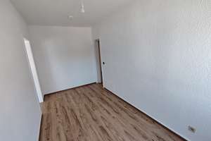 4-Zimmer Wohnung im 1.OG mit Aufzug, Küche, Bad und Süd-Balkon – Lange Straße 100, 44579 Castrop-Rauxel – Vorschaubild 12