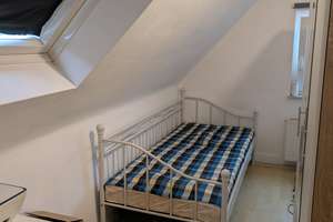 Möbliertes WG-Zimmer nahe der Uni Stuttgart
 – Alpenrosenstraße 18, 70563 Vaihingen-Mitte, Stuttgart – Vorschaubild 3