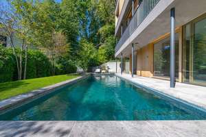 Architekten-Villa mit hochklassiger Ästhetik, Spa-Bereich und Pool in einzigartiger Lage – Die vollständige Adresse der Immobilie erhältst du vom Anbieter., 81925 Oberföhring, München – Vorschaubild 14