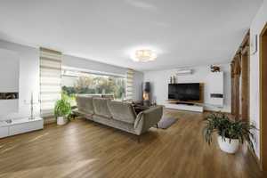 Exklusive Bungalow Villa mit WOW-EFFEKT! Pool, Sauna, Riesengarten, PV und viiiiiel Platz! – Reutlingen (Kreis) – Vorschaubild 7