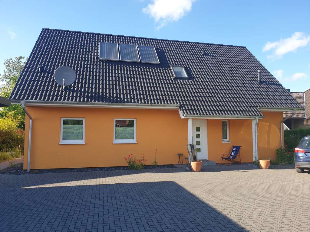 Immobilie in Lehe - Großzügiges Mehrfamilienhaus mit Einliegerwohnung in Nordseenähe ! - Bild 0