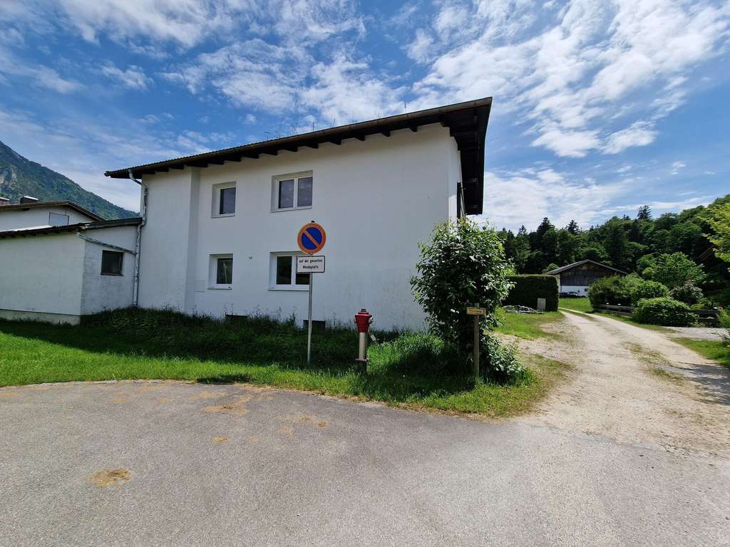 Immobilie in Marquartstein - Großzügiges Wohnhaus mit viel Potenzial und in bester Lage - Bild 4